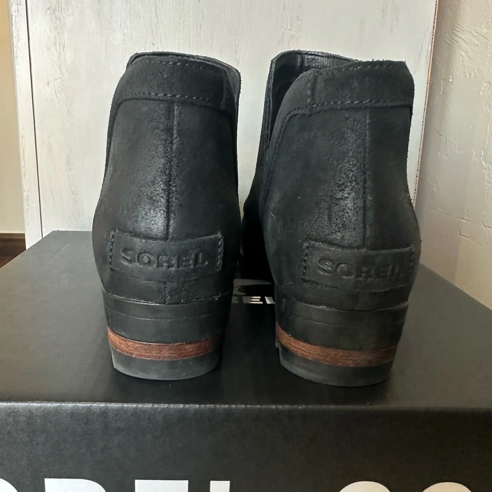 Sorel Lolla Cut-Out Leather Suede Booties Boots 9.5